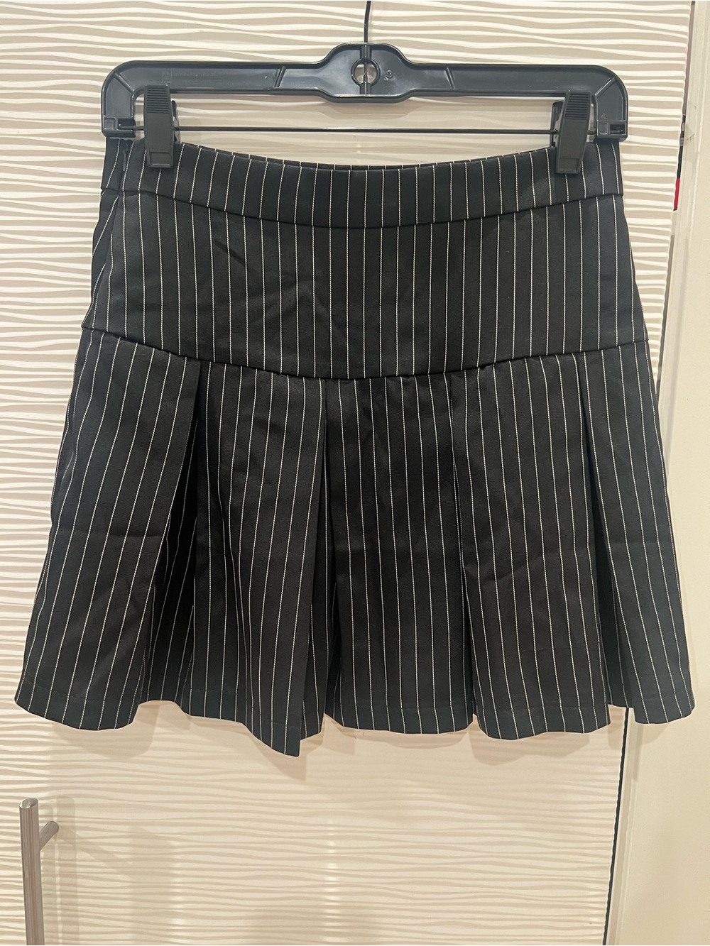 SHEIN Black Pinstripe A-Line Pleated Skirt